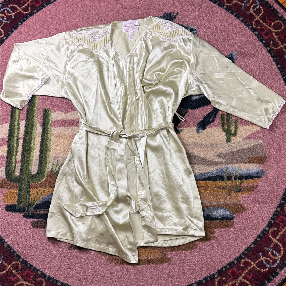VINTAGE OSCAR DE LA RENTA SATIN ROBE SET